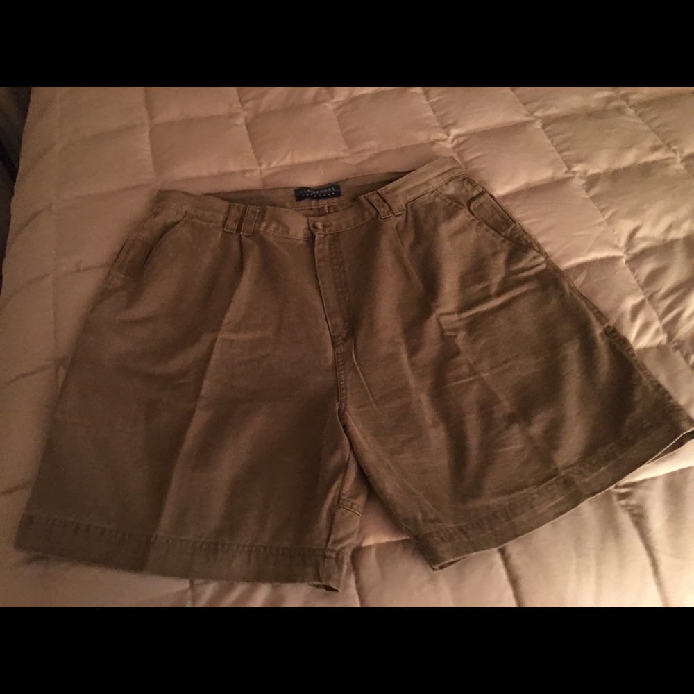Clay Brooke Pleated Front Shorts Size 36